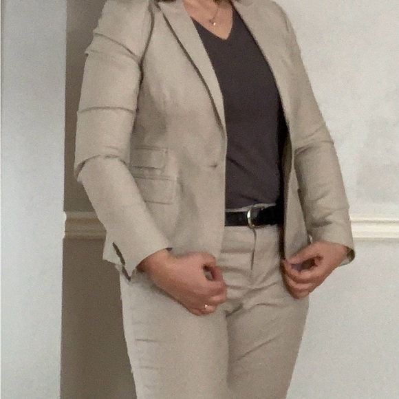 Banana Republic Cotton beige blazer with matching pants -Like new - Picture 2 of 5